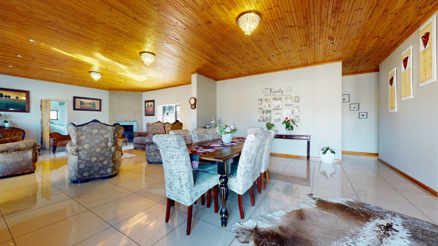 4 Bedroom Property for Sale in Nuwe Uitsig Western Cape